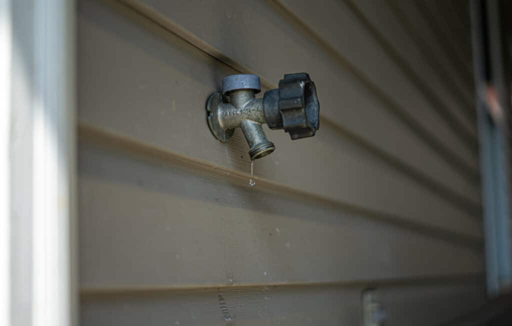 Outdoor Faucet Problems to Watch This Fall