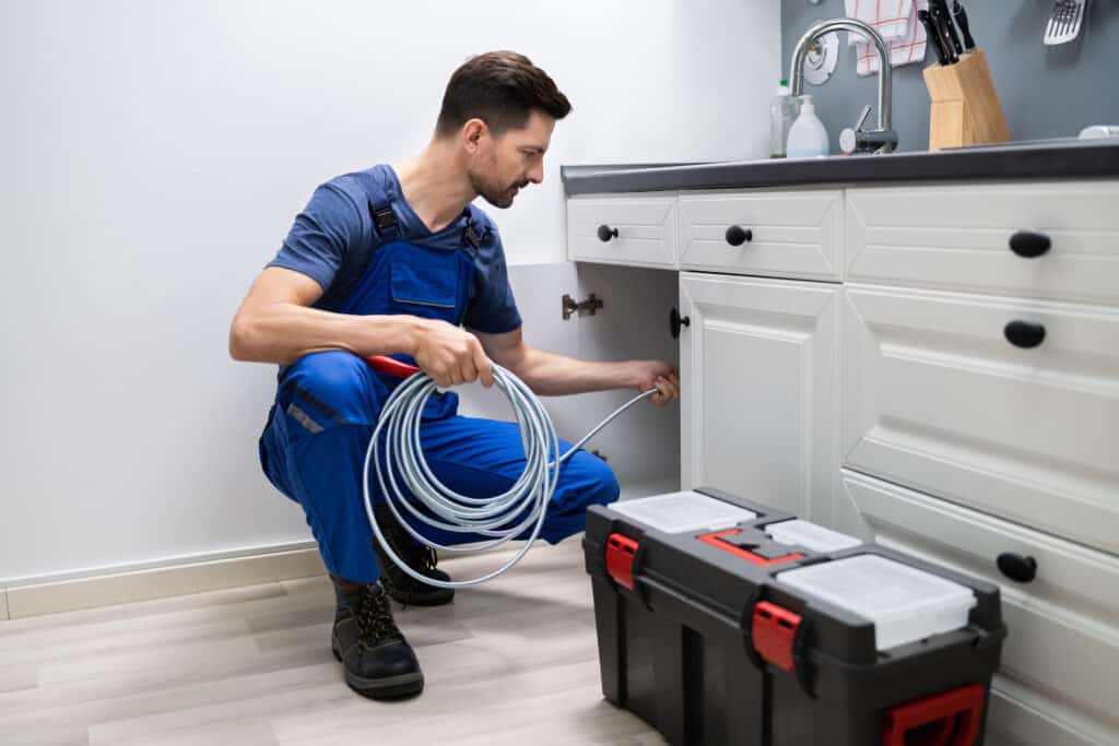 Rooter Service vs Snaking – Choosing the Right Approach